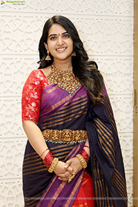 Sravanthi Chokarapu at Mandira Showroom Launch, HD Gallery 