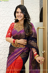 Sravanthi Chokarapu at Mandira Showroom Launch, HD Gallery 