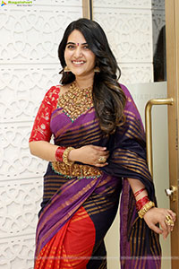 Sravanthi Chokarapu at Mandira Showroom Launch, HD Gallery 