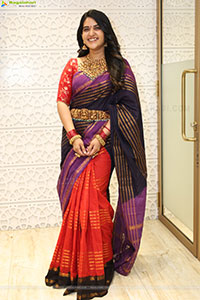 Sravanthi Chokarapu at Mandira Showroom Launch, HD Gallery 