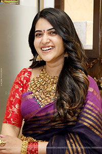 Sravanthi Chokarapu at Mandira Showroom Launch, HD Gallery 