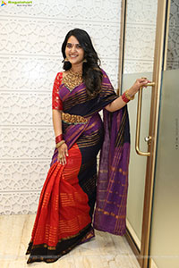 Sravanthi Chokarapu at Mandira Showroom Launch, HD Gallery 