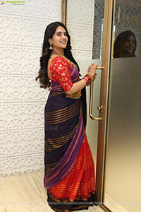 Sravanthi Chokarapu at Mandira Showroom Launch, HD Gallery 