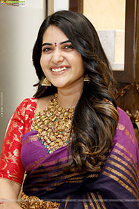 Sravanthi Chokarapu at Mandira Showroom Launch, HD Gallery 