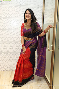 Sravanthi Chokarapu at Mandira Showroom Launch, HD Gallery 