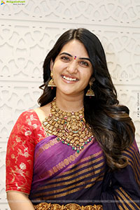 Sravanthi Chokarapu at Mandira Showroom Launch, HD Gallery 