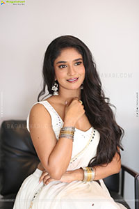 Vedha Jalandharr at Ameer Log Teaser Launch Event