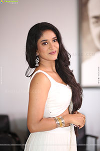 Vedha Jalandharr at Ameer Log Teaser Launch Event