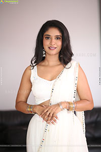 Vedha Jalandharr at Ameer Log Teaser Launch Event
