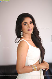 Vedha Jalandharr at Ameer Log Teaser Launch Event