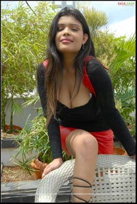 Aish Ansari Hot Photo Session