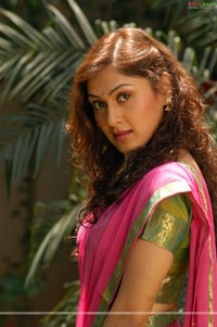 Manjari Fadnis Photo Gallery/Wallpapers From Sidhu From Seekakulam