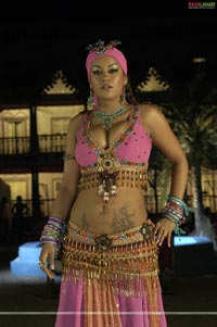 Mumaith Khan Sexy Photo Gallery/Wallpapers from FM