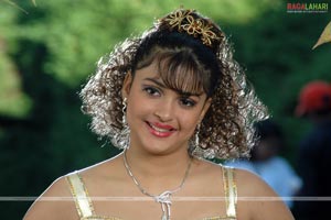 Nicole Sexy Photo Gallery/Wallpapers from Aha Entha Andam