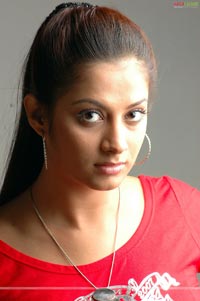 Sindhu Tolani Photo Gallery/Wallpapers from Black & White