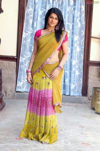 Sradha Das Photo Gallery/Wallpapers From Sidhu From Seekakulam