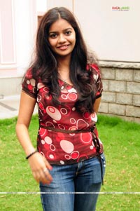 Swathi at Kalavaramaye Madilo Press Meet