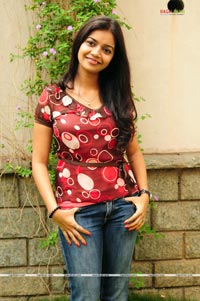 Swathi at Kalavaramaye Madilo Press Meet