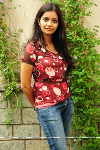 Swathi at Kalavaramaye Madilo Press Meet