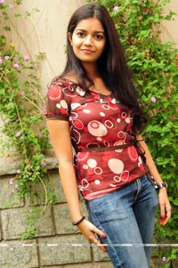 Swathi at Kalavaramaye Madilo Press Meet