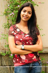 Swathi at Kalavaramaye Madilo Press Meet