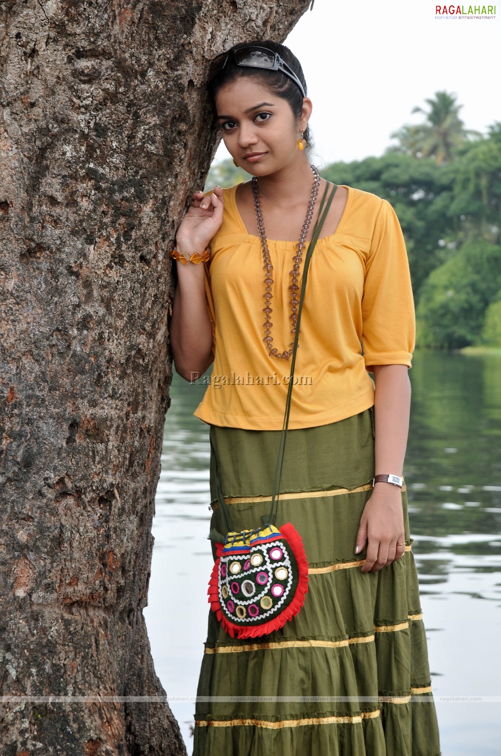 Colors Swathi