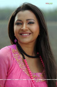 Swetha Basu Prasad Photo Gallery from Ride