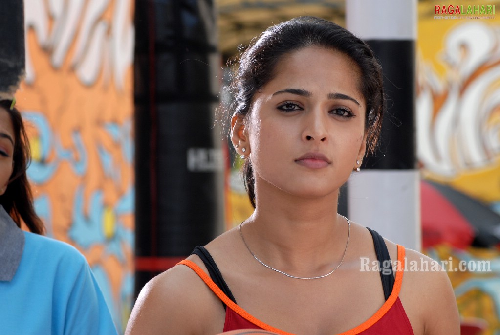 Anushka Shetty Vaanam Movie Stills, HD Gallery, Images