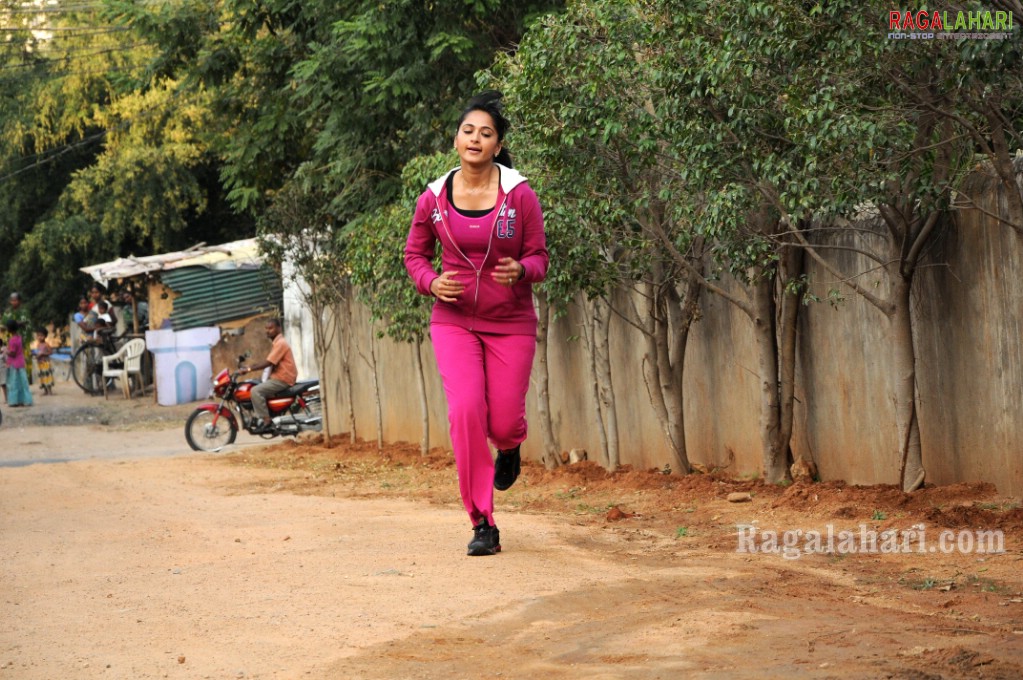 Anushka Shetty Vaanam Movie Stills, HD Gallery, Images