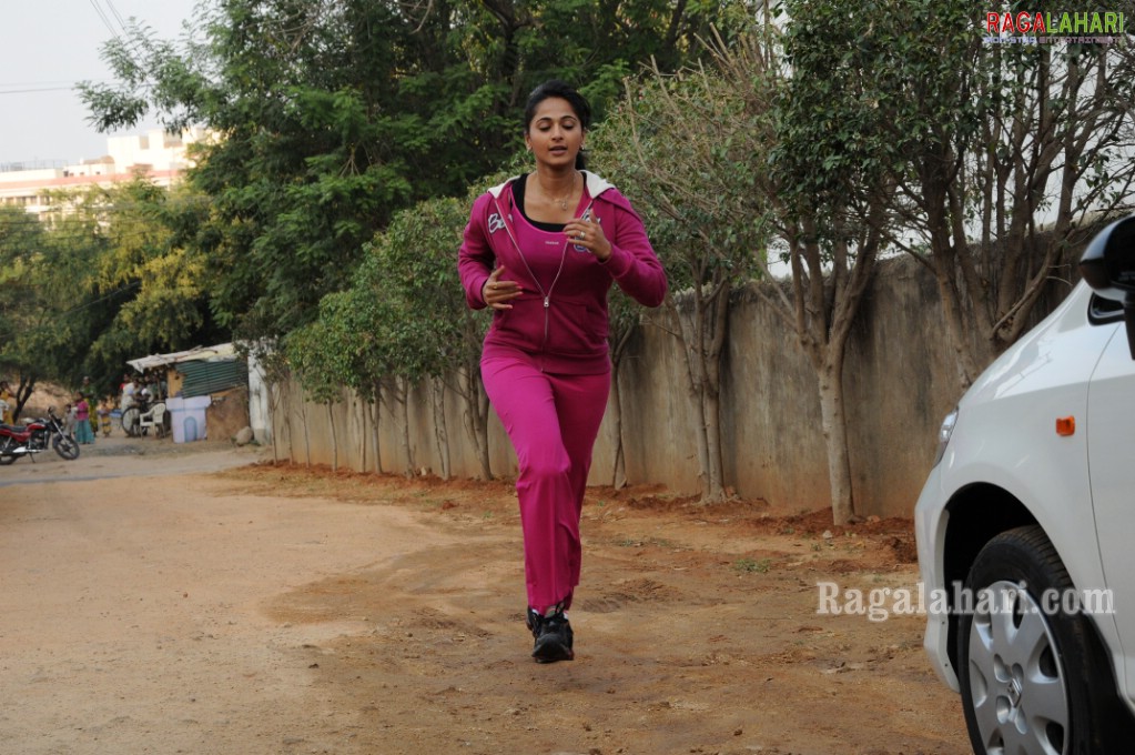 Anushka Shetty Vaanam Movie Stills, HD Gallery, Images