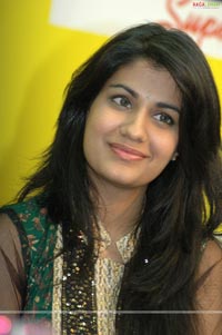 Shreya Dhanwanthary