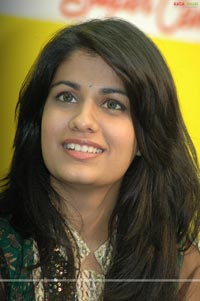 Shreya Dhanwanthary