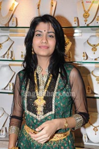 Shreya Dhanwanthary