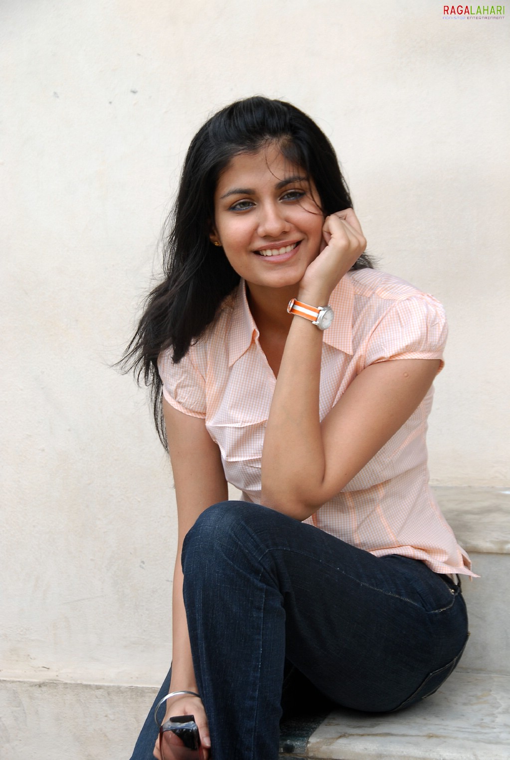 Shreya Dhanwanthary