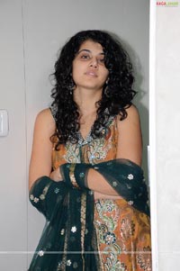 Taapsee Pannu Neerus Photos