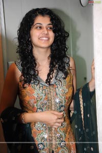 Taapsee Pannu Neerus Photos