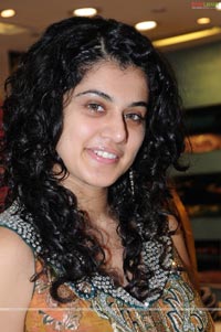 Taapsee Pannu Neerus Photos