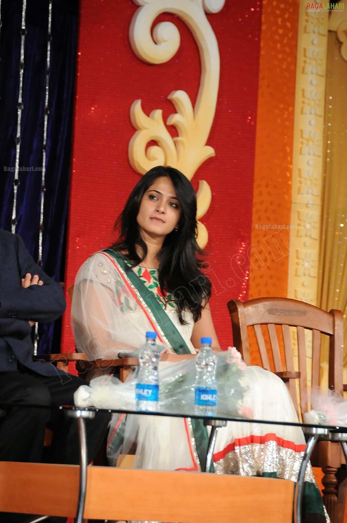Anushka Shetty at TMC Bumper Prize Announcement, HD Gallery, Images