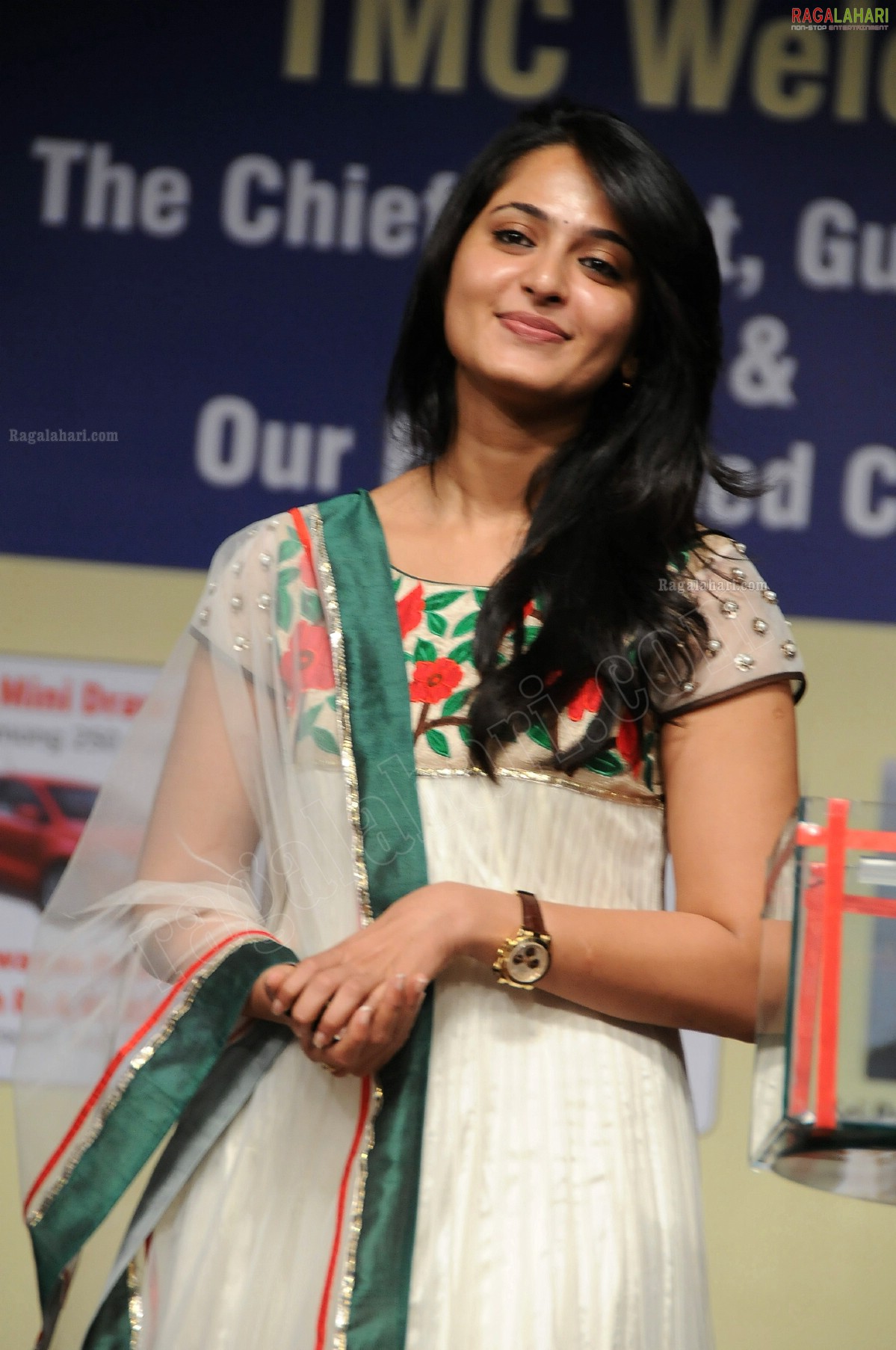 Anushka Shetty at TMC Bumper Prize Announcement, HD Gallery, Images