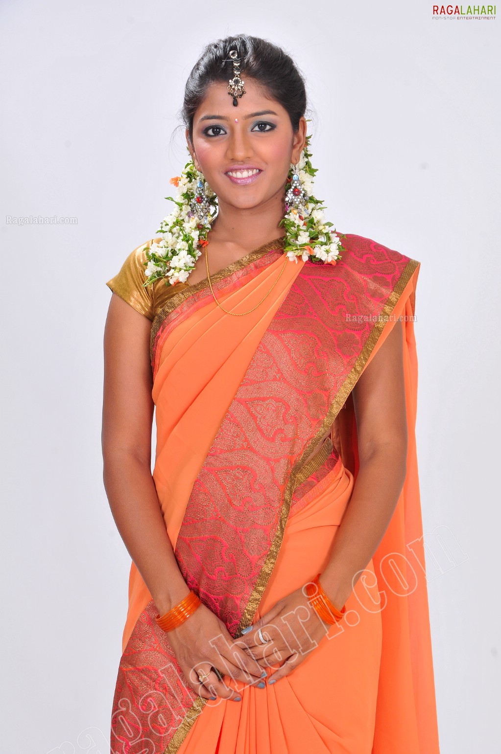 Eesha Rebba in Traditional Saree Exclusive Photo Shoot