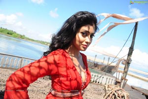 Hot Shriya in Pista - High Definition Photos