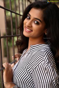 Smiling Beauty Nandita Photo Shoot