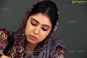 Beautiful Niti Taylor Poster Size Photos