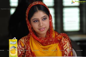 Beautiful Niti Taylor Poster Size Photos