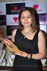 Left Handed Indian Badminton Player Jwala Gutta Photos