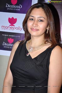 Left Handed Indian Badminton Player Jwala Gutta Photos