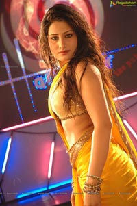 Kareena Kapoor look alike Item Girl Ajju Photos