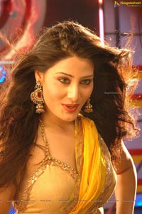 Kareena Kapoor look alike Item Girl Ajju Photos