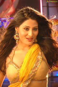 Kareena Kapoor look alike Item Girl Ajju Photos