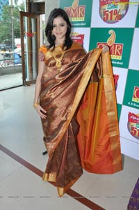 Hyderabad Model Himani Singh in Saree Photos